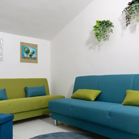 Very ألتامورا